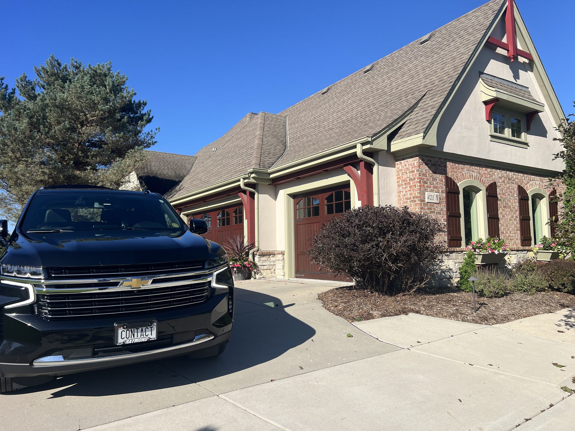 Contact Limo LLC luxury SUV at Lake Geneva Wisconsin resort - limo service for Grand Geneva The Abbey and waterfront venues