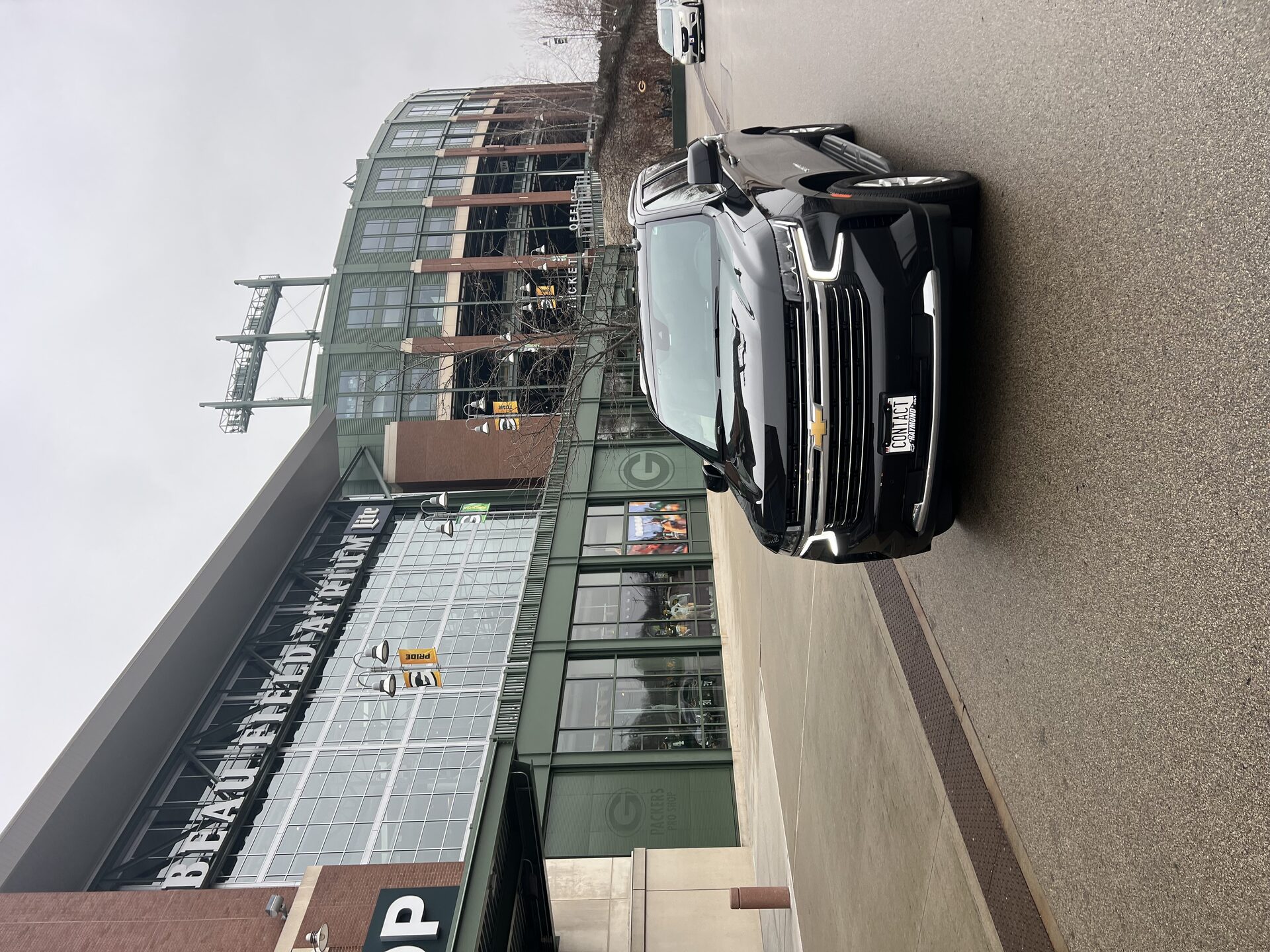 Contact Limo luxury SUV at Lambeau Field Green Bay for stadium event transportation — Wisconsin concert limo