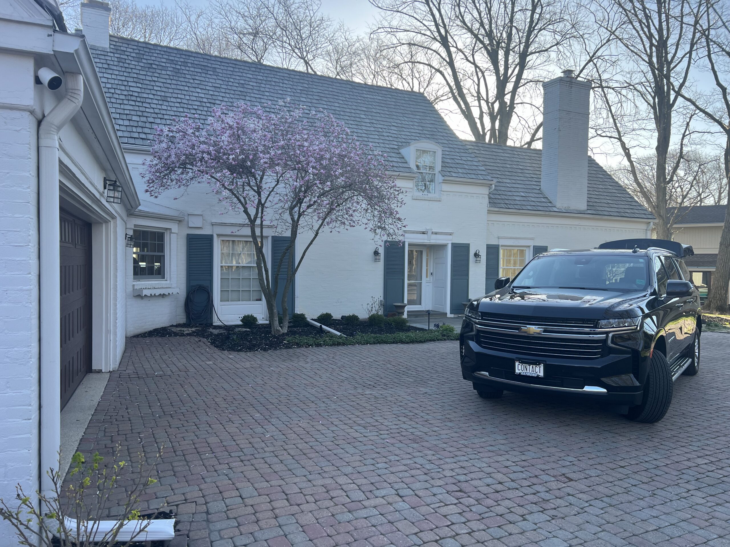Contact Limo luxury SUV arriving at Wisconsin home for prom night group transportation