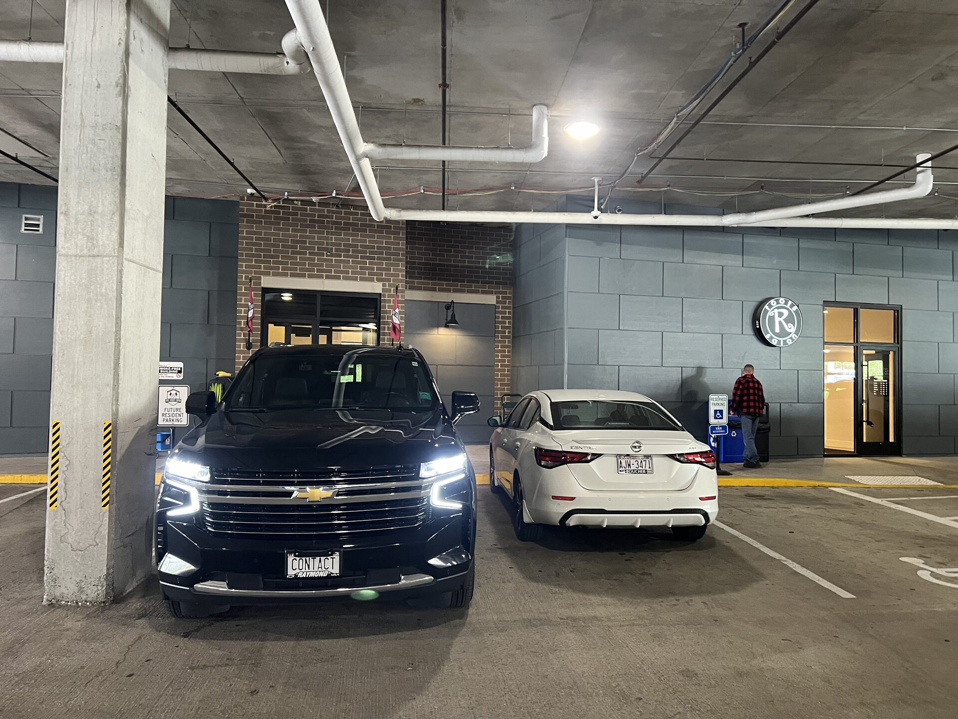 Contact Limo SUV at Wauwatosa Wisconsin corporate pickup for multi-stop business day
